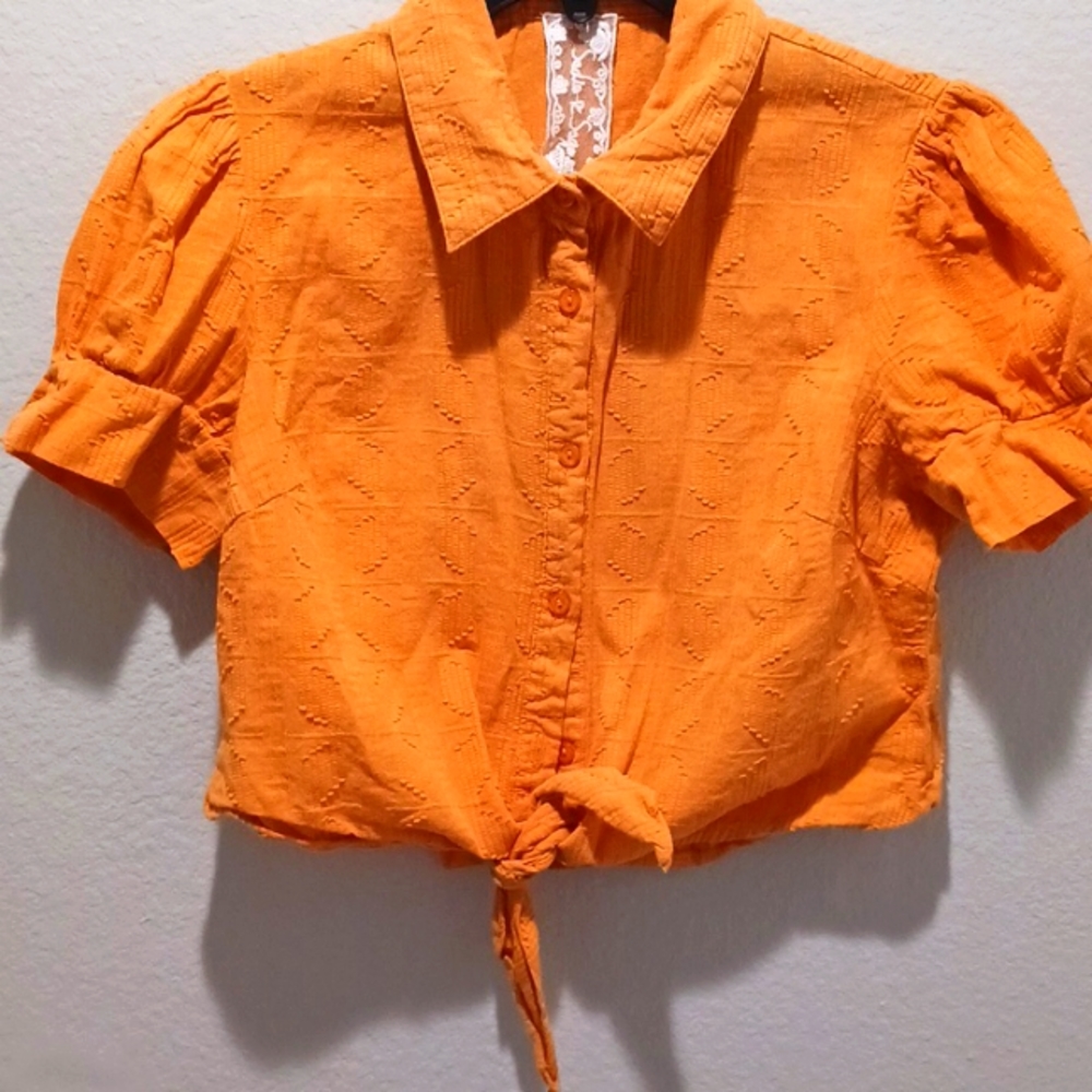 Short sleeve midriff top in S.